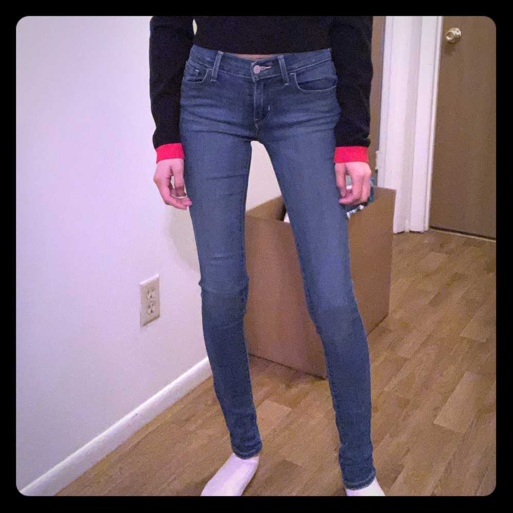 MOVING SALE   Levi’s 710 Super Skinny Jeans